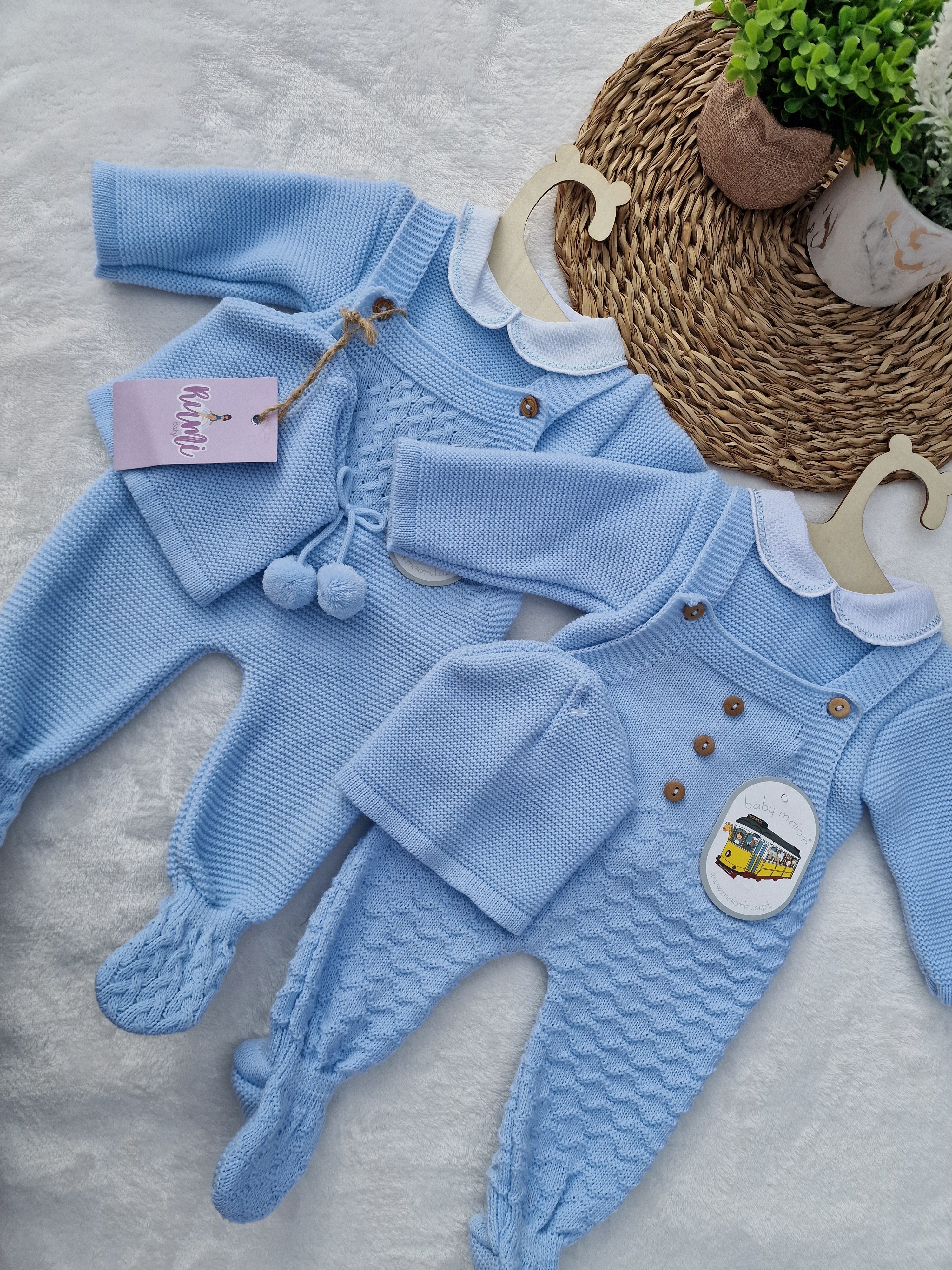 Jardineira com pompom