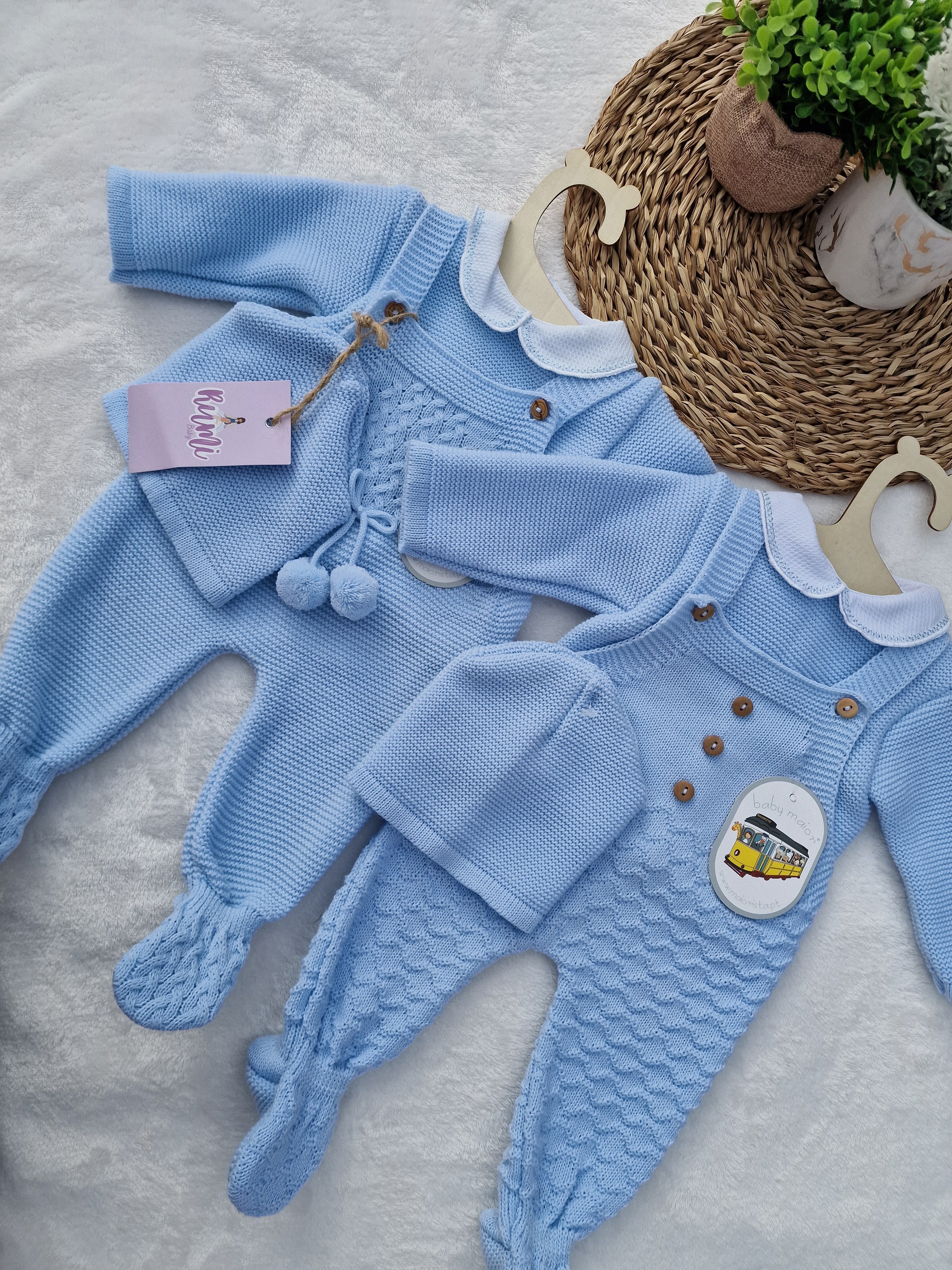 Jardineira com pompom